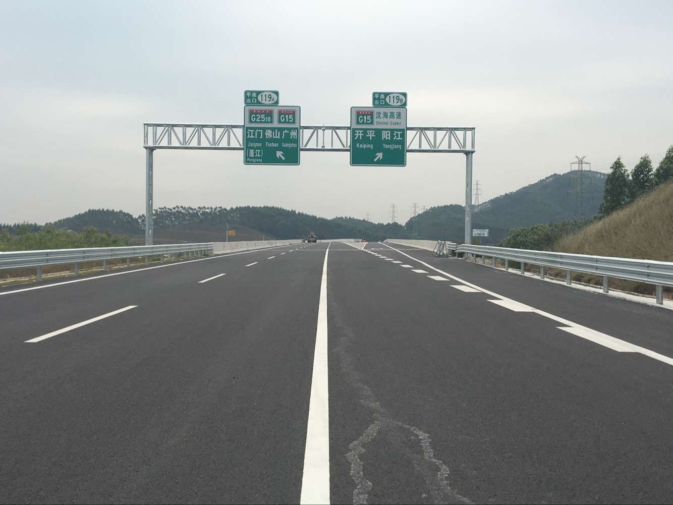 据介绍,江门至罗定高速公路属于广东省高速公路网第四横线西段,起于佛